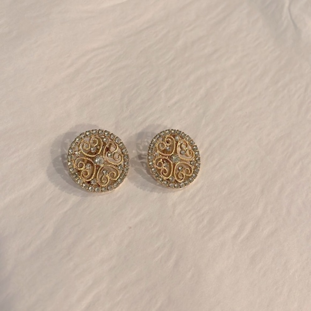 Vintage Rhinestone clip on earrings